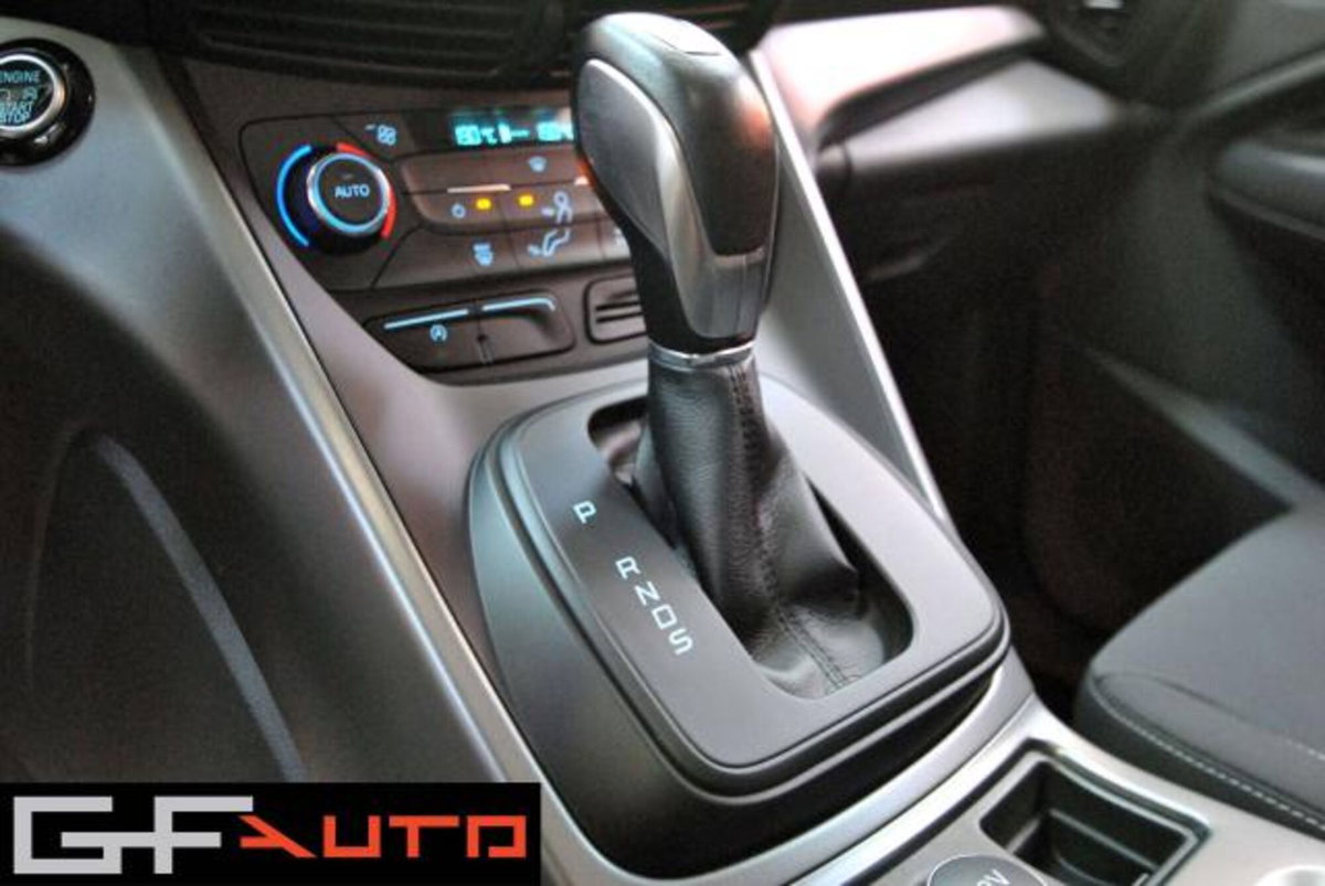 Ford Kuga 1.5 TDCI 120 CV S&S 2WD Titanium (11)