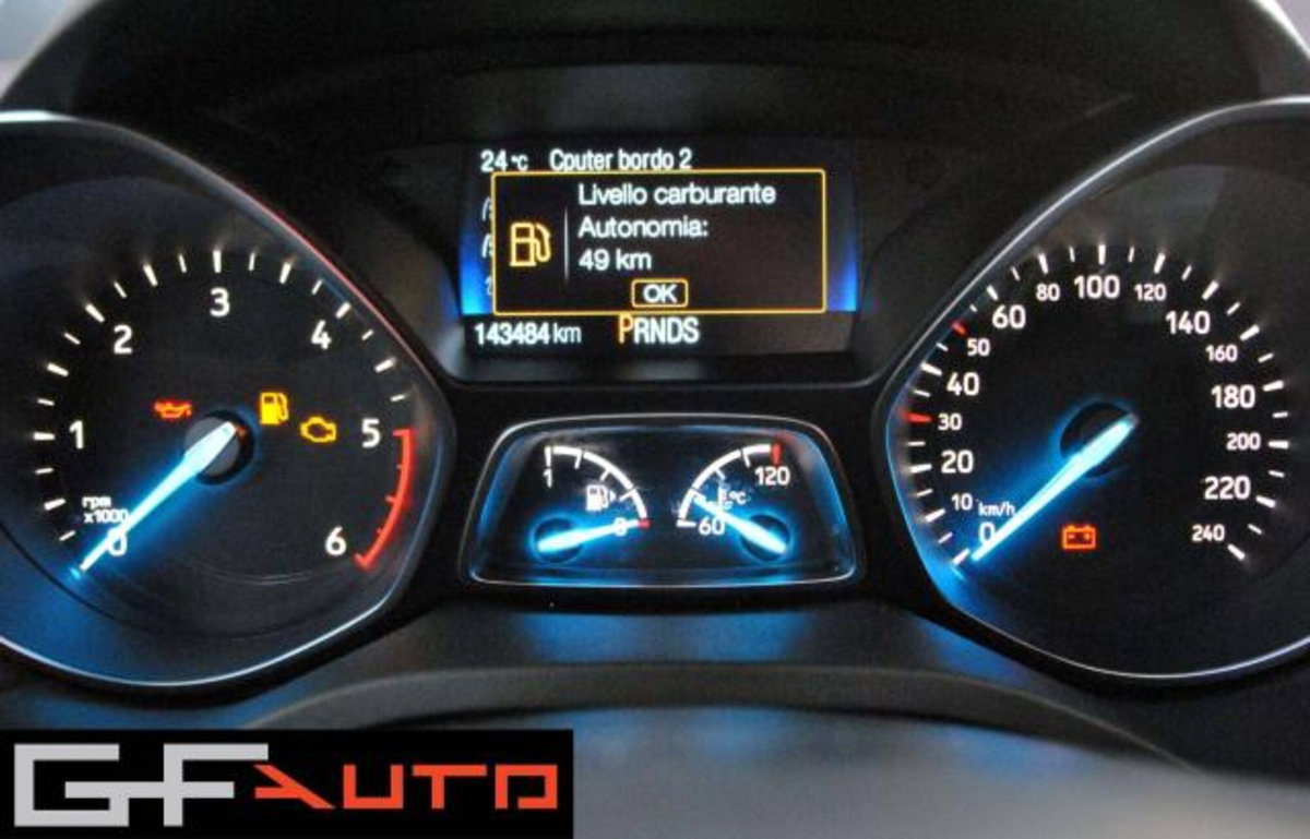 Ford Kuga 1.5 TDCI 120 CV S&S 2WD Titanium (12)