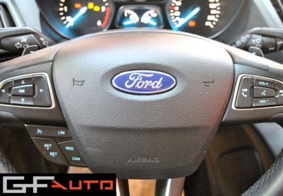 Ford Kuga 1.5 TDCI 120 CV S&S 2WD Titanium (13)