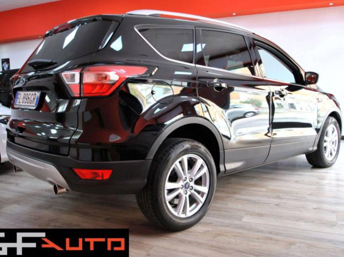 Ford Kuga 1.5 TDCI 120 CV S&S 2WD Titanium (4)