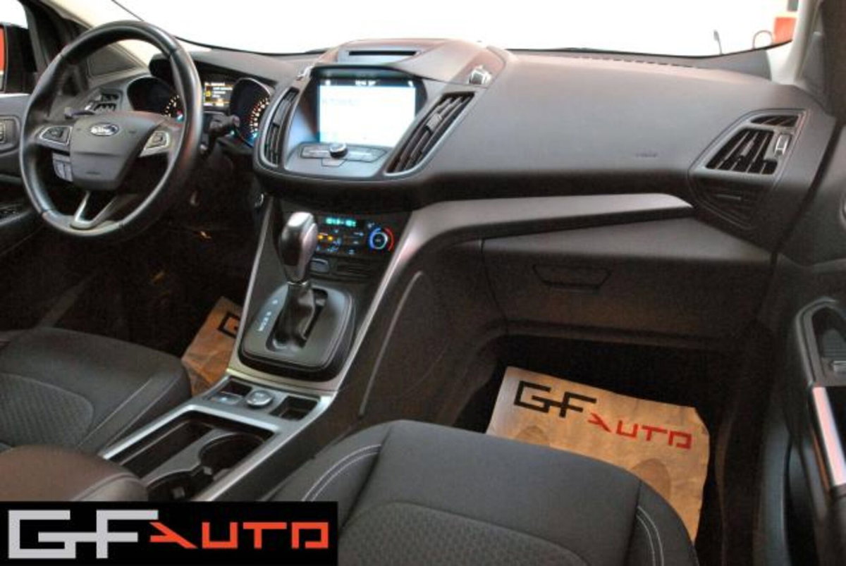 Ford Kuga 1.5 TDCI 120 CV S&S 2WD Titanium (8)