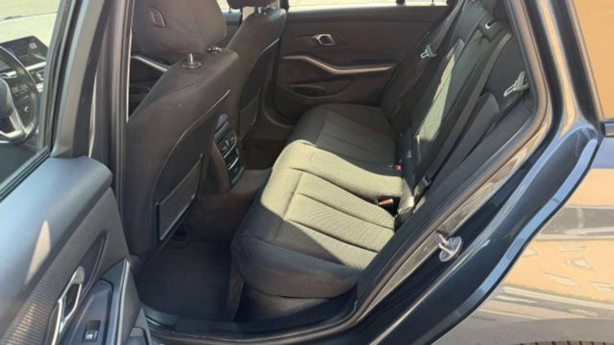 BMW Serie 3 Touring 318d 48V  Business Advantage (13)
