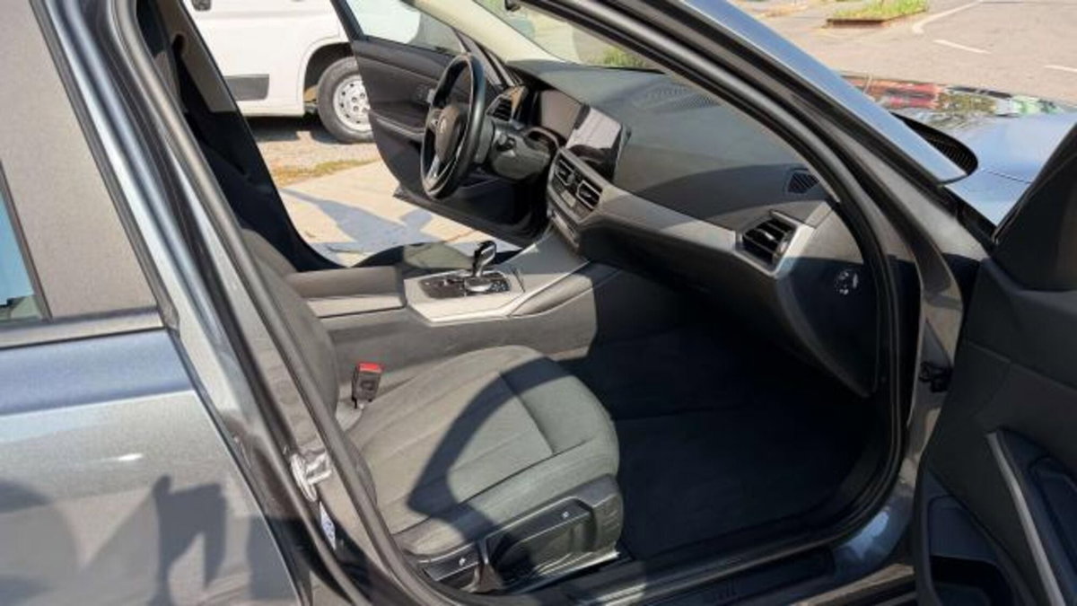 BMW Serie 3 Touring 318d 48V  Business Advantage (15)
