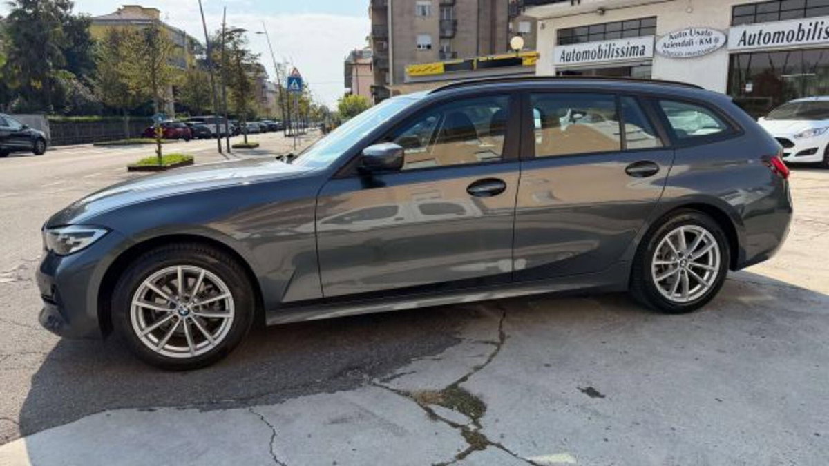BMW Serie 3 Touring 318d 48V  Business Advantage (4)