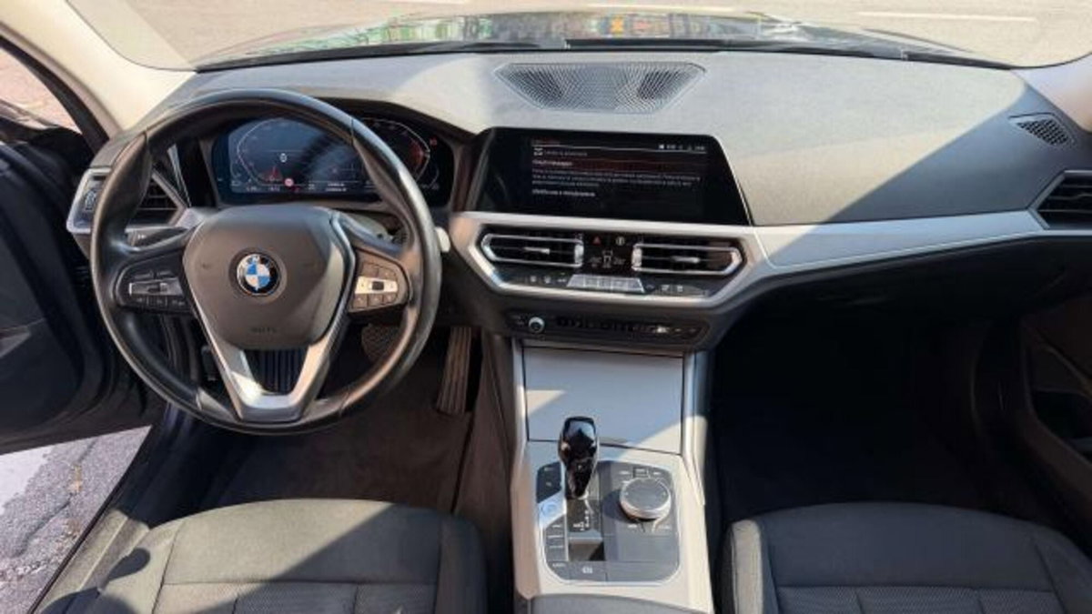 BMW Serie 3 Touring 318d 48V  Business Advantage (8)