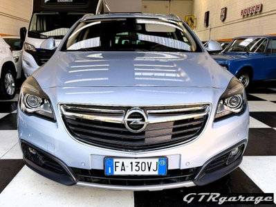 Opel Insignia Station Wagon CDTI 4x4 170CV Start&Stop Sports Cosmo (2)