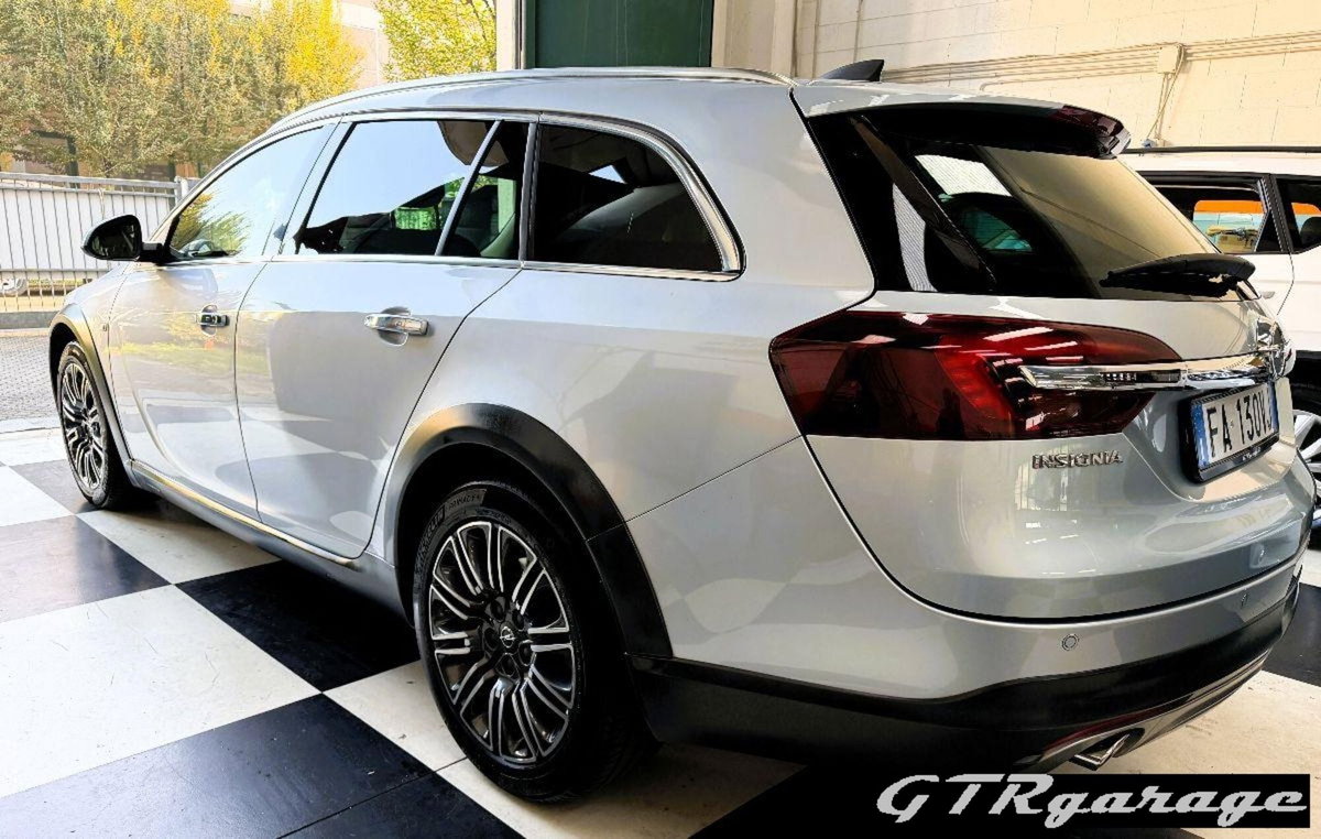 Opel Insignia Station Wagon CDTI 4x4 170CV Start&Stop Sports Cosmo (4)