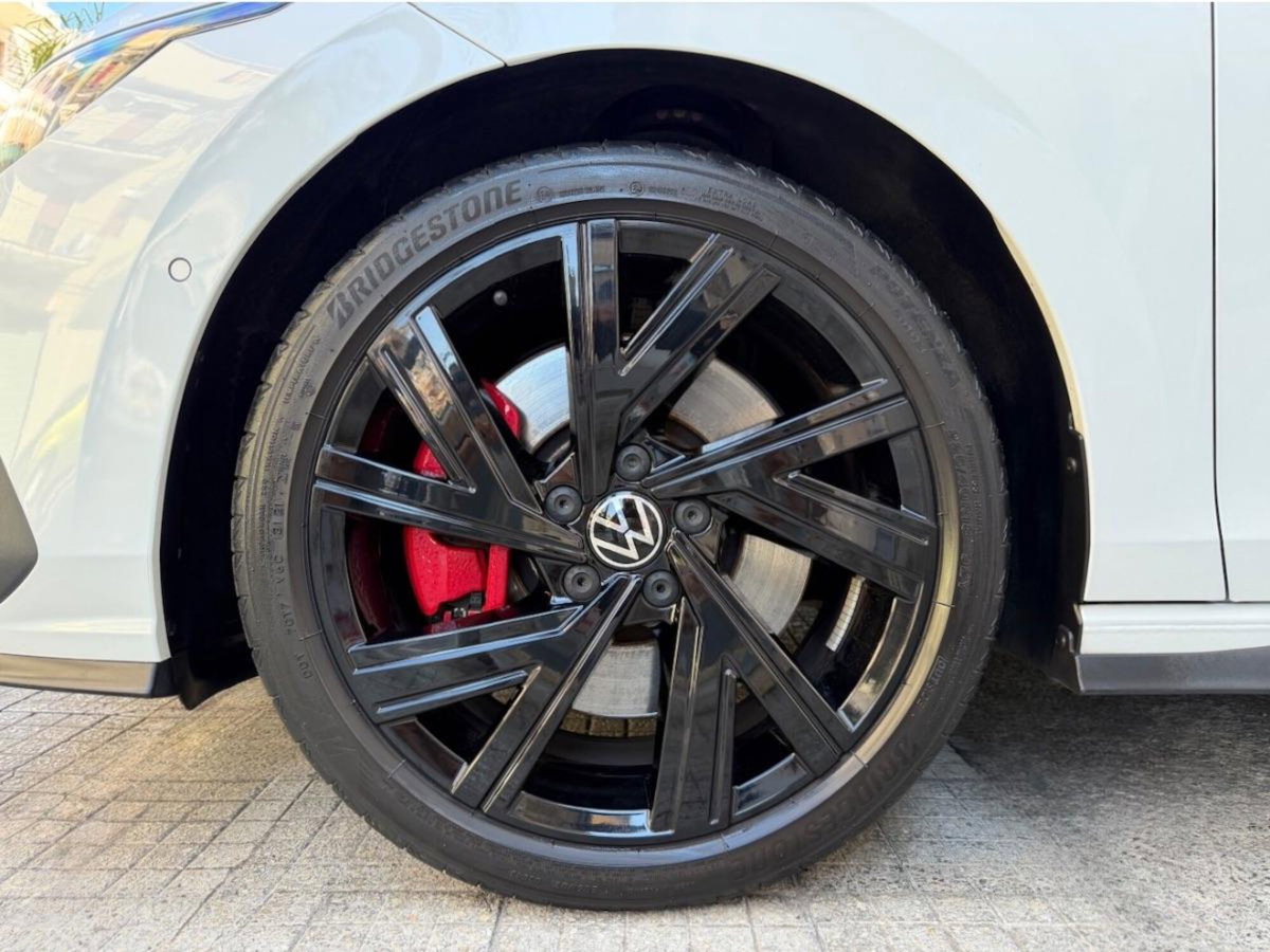 Volkswagen Golf GTI Performance 2.0 245 CV TSI DSG 5p. BMT (11)