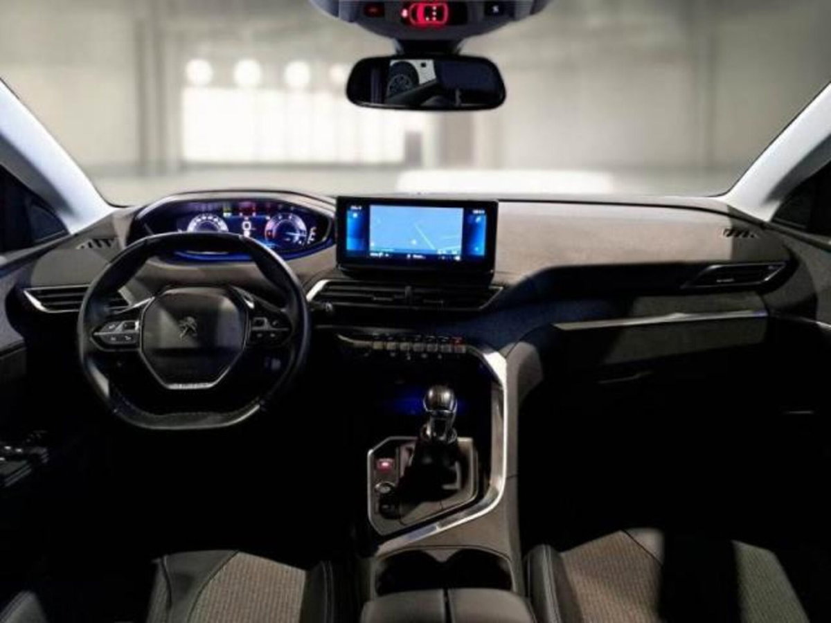 Peugeot 3008 BlueHDi 130 S&S Allure (2)