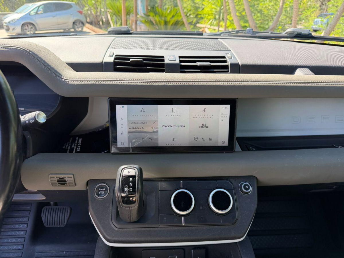 Land Rover Defender 90 3.0d i6 mhev X-Dynamic SE awd 200cv auto (15)
