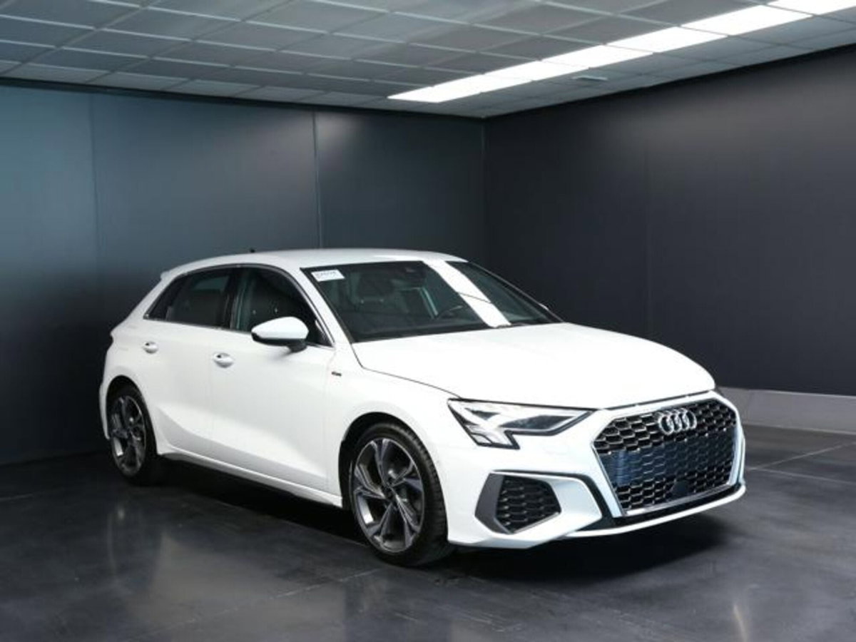 Audi A3 Sportback 30 TDI S tronic S line edition (2)