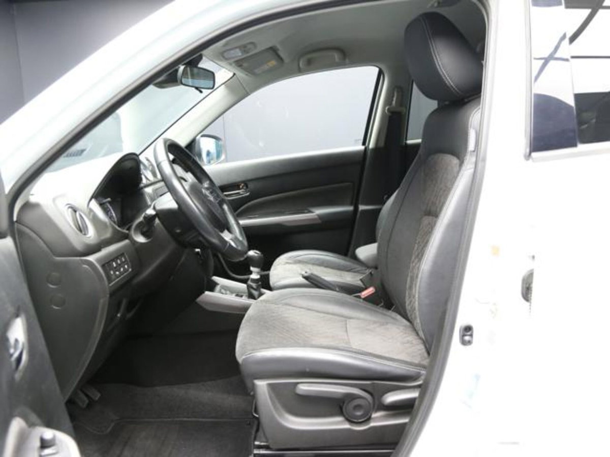 Suzuki Vitara 1.4 Hybrid 4WD AllGrip Easy Top (9)