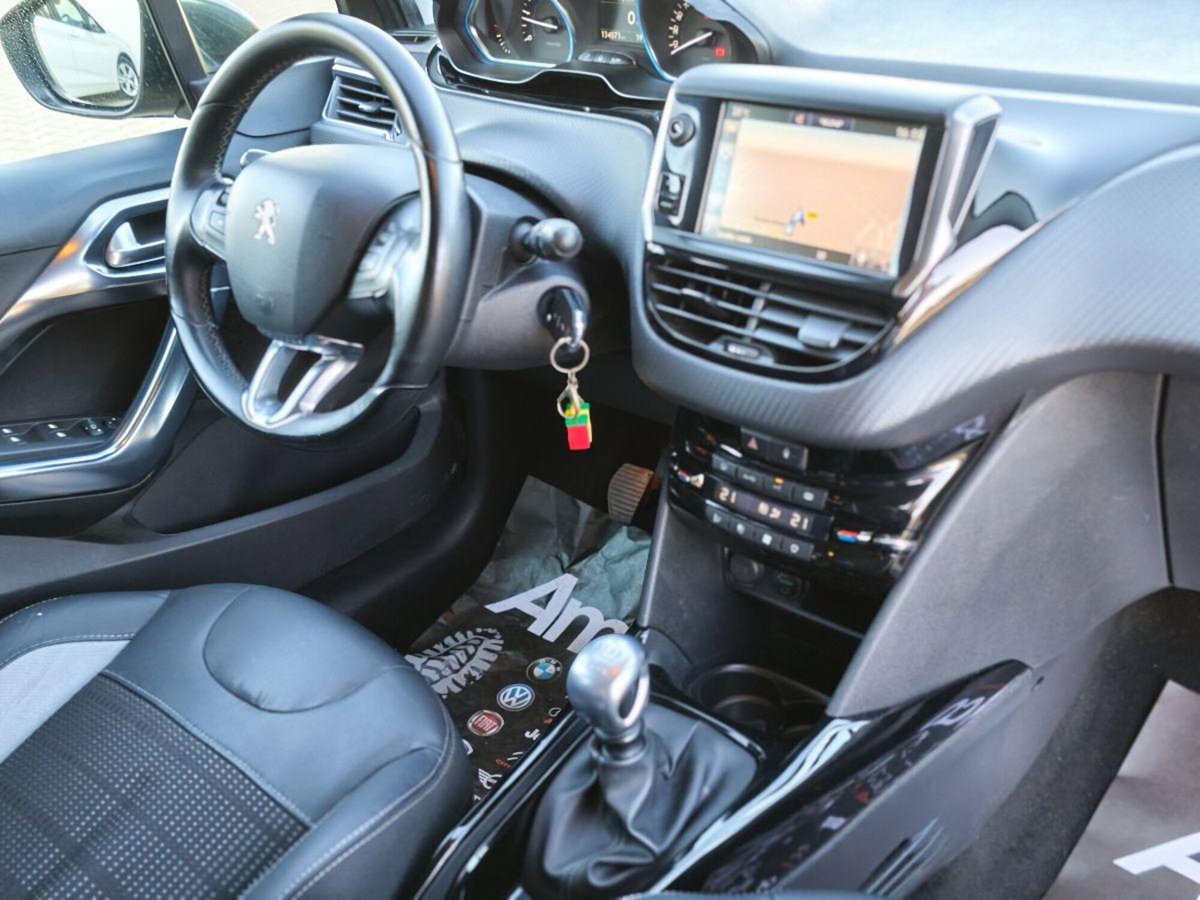 Peugeot 2008 120 S&S Allure (13)