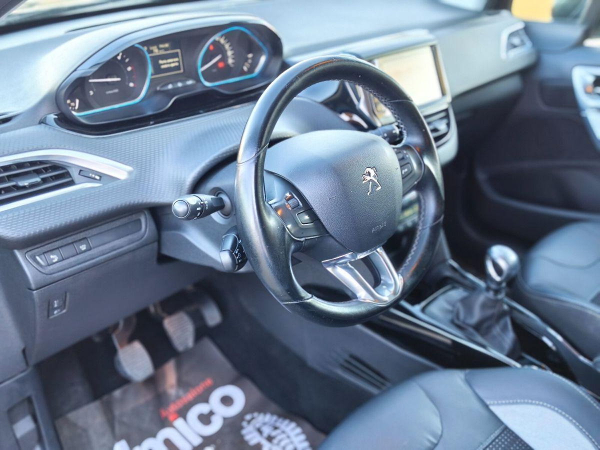 Peugeot 2008 120 S&S Allure (9)