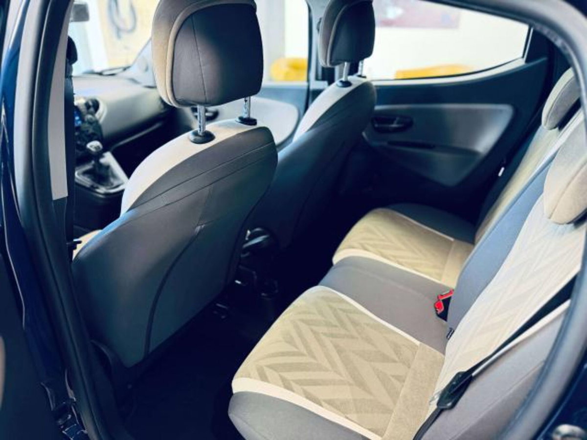 Lancia Ypsilon 1.3 MJT 16V 95 CV 5 porte S&S Silver (7)