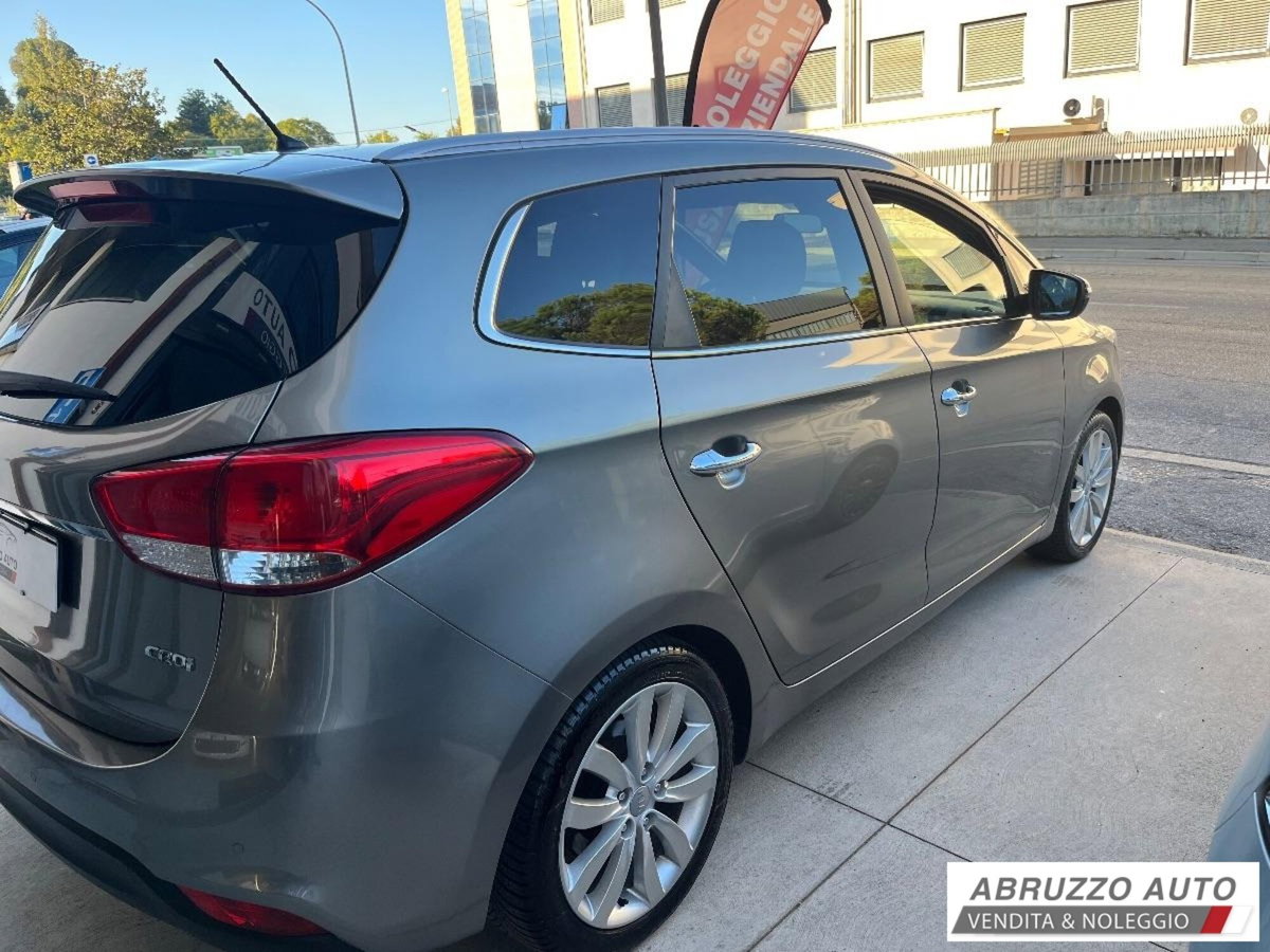 Kia Carens 1.7 CRDi 115 CV Cool (4)