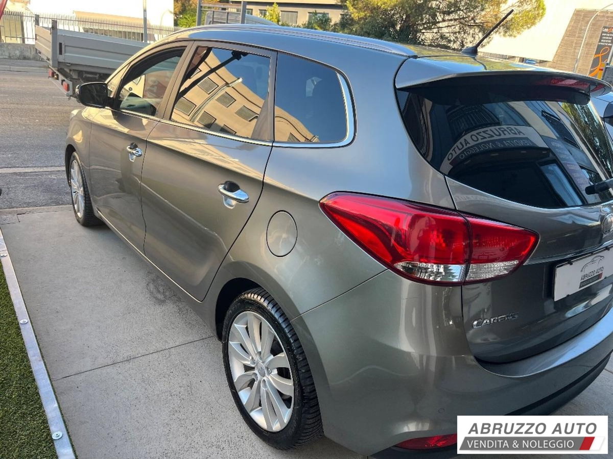 Kia Carens 1.7 CRDi 115 CV Cool (6)