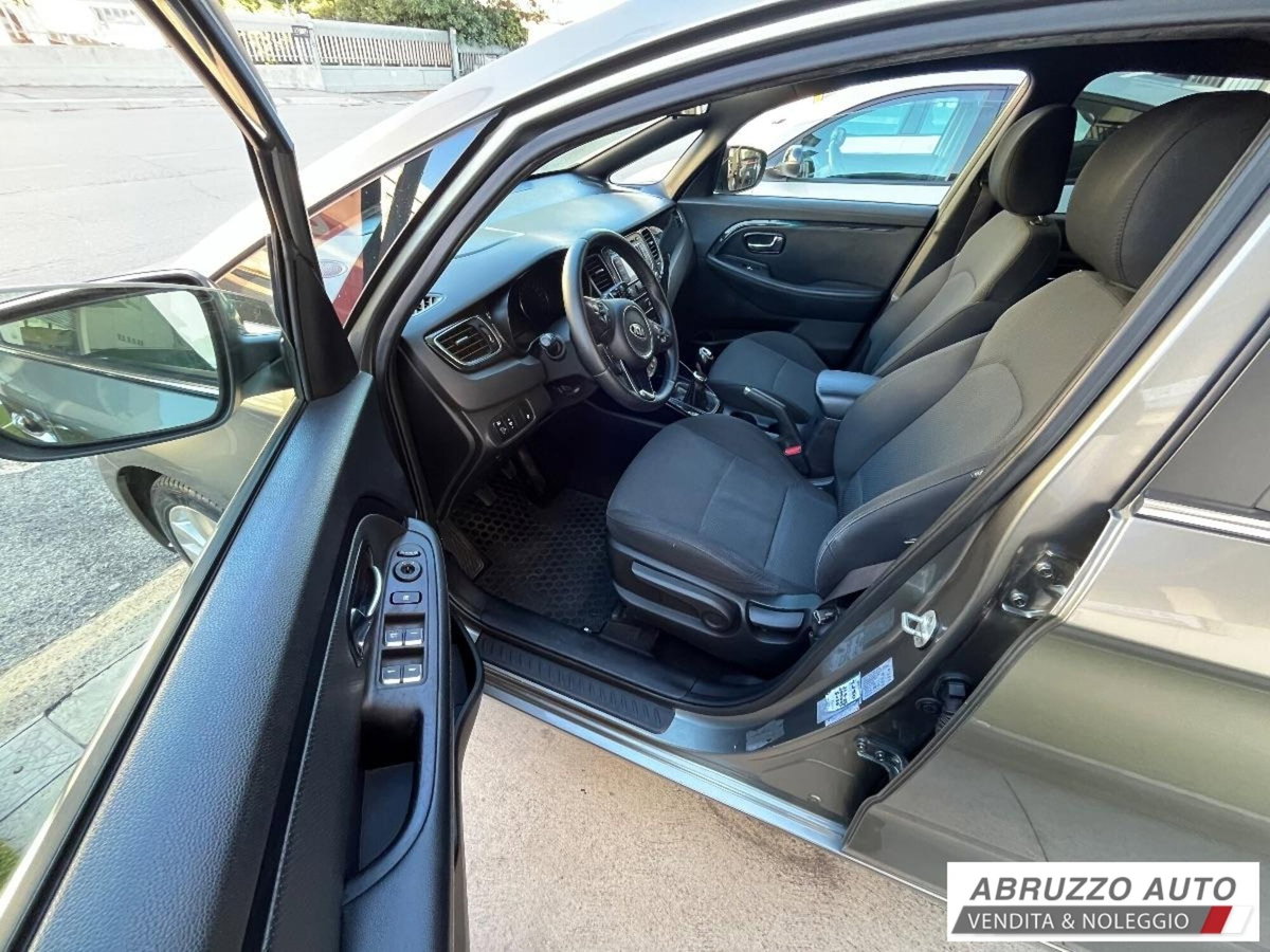 Kia Carens 1.7 CRDi 115 CV Cool (8)