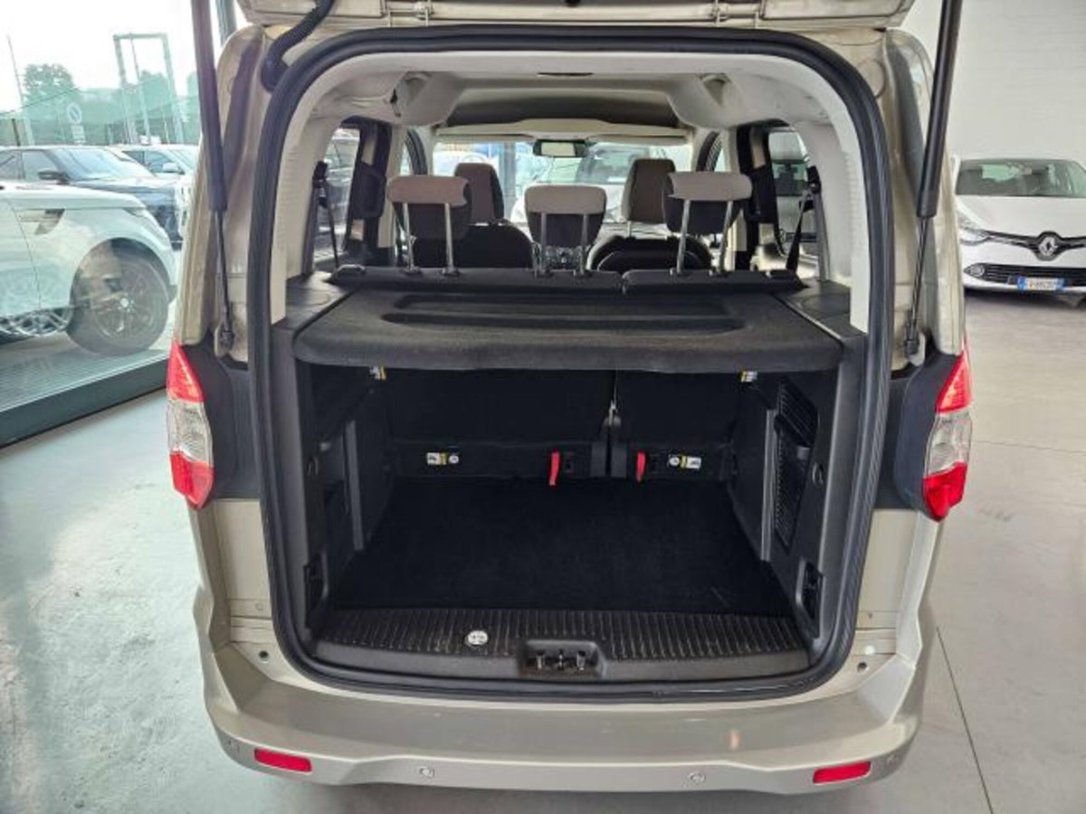 Ford Tourneo Courier 1.6 TDCI 95 CV Titanium (13)
