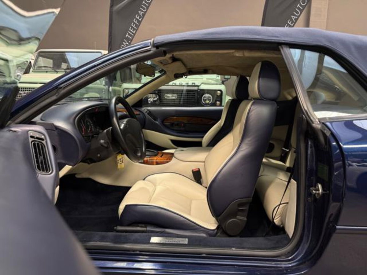 Aston Martin DB7 Coupé Vantage (10)