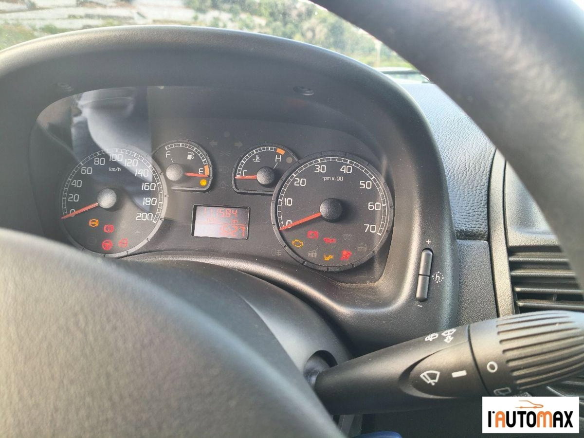 Fiat Punto 1.2 5 porte Actual (9)