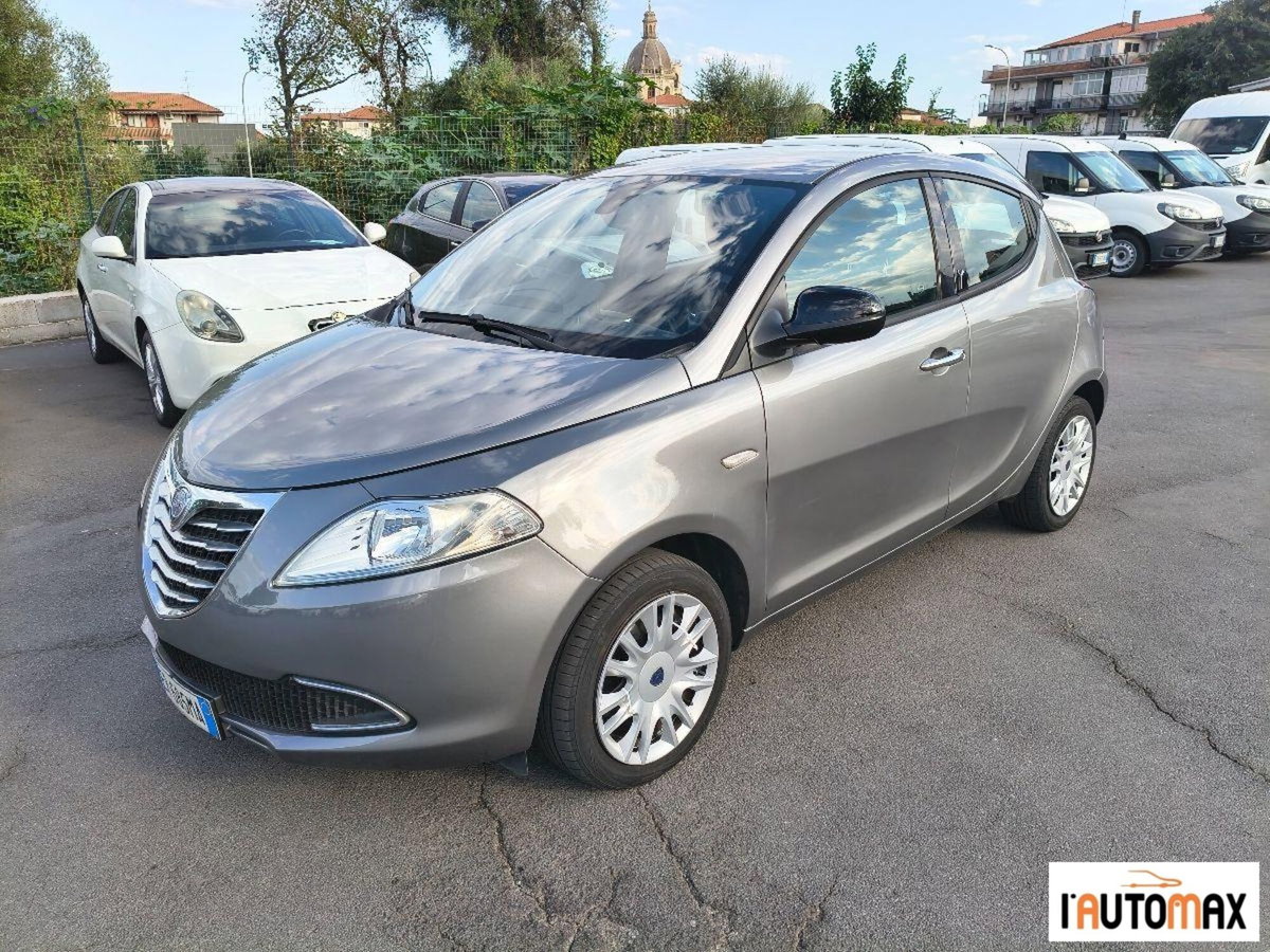 Lancia Ypsilon 1.2 69 CV 5 porte Silver