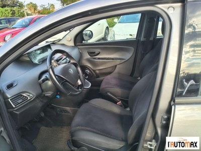 Lancia Ypsilon 1.2 69 CV 5 porte Silver (7)
