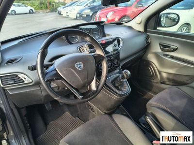 Lancia Ypsilon 1.2 69 CV 5 porte Silver (9)