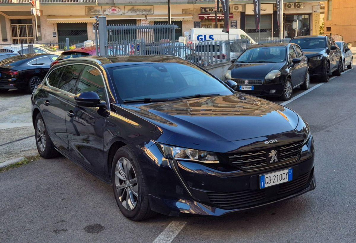 Peugeot 508 SW BlueHDi 130 Stop&Start Active (2)