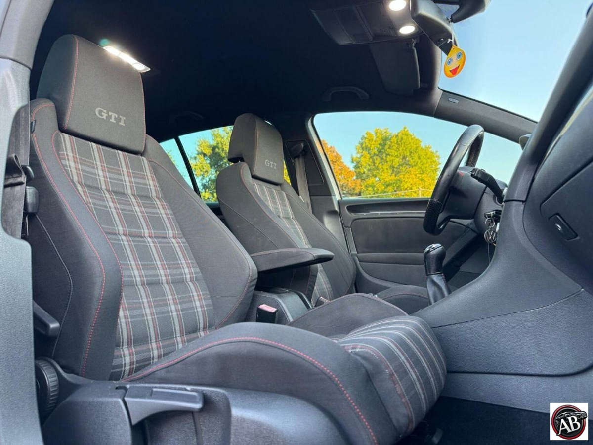 Volkswagen Golf 2.0 TSI 5p. GTI (17)