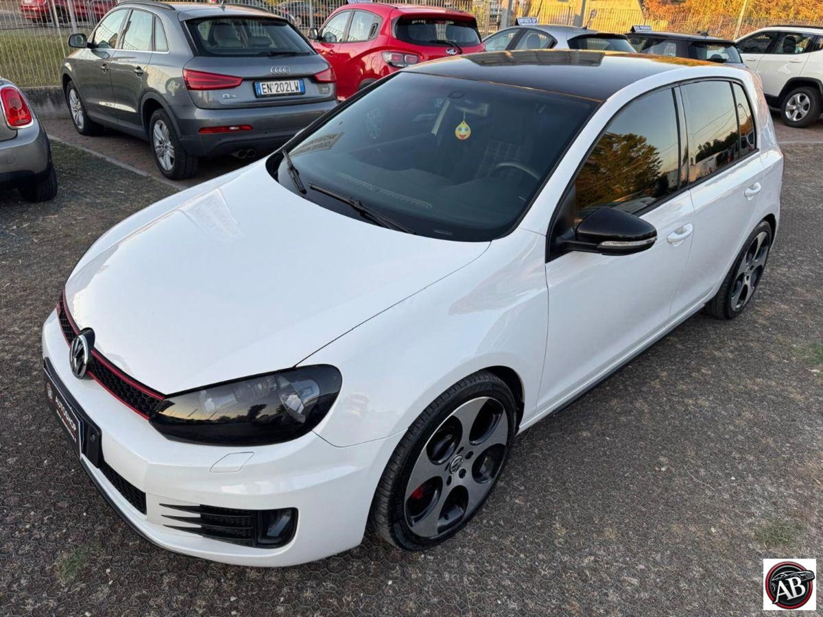 Volkswagen Golf 2.0 TSI 5p. GTI (2)