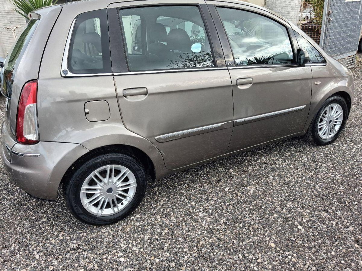 Lancia Musa 1.3 Mjt 16V 95 CV DPF Platino (10)