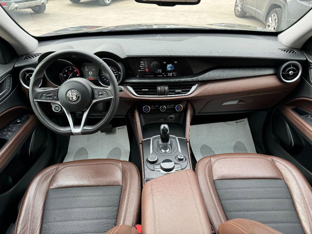 Alfa Romeo Stelvio 2.2 t Intensa Q4 210cv auto (10)
