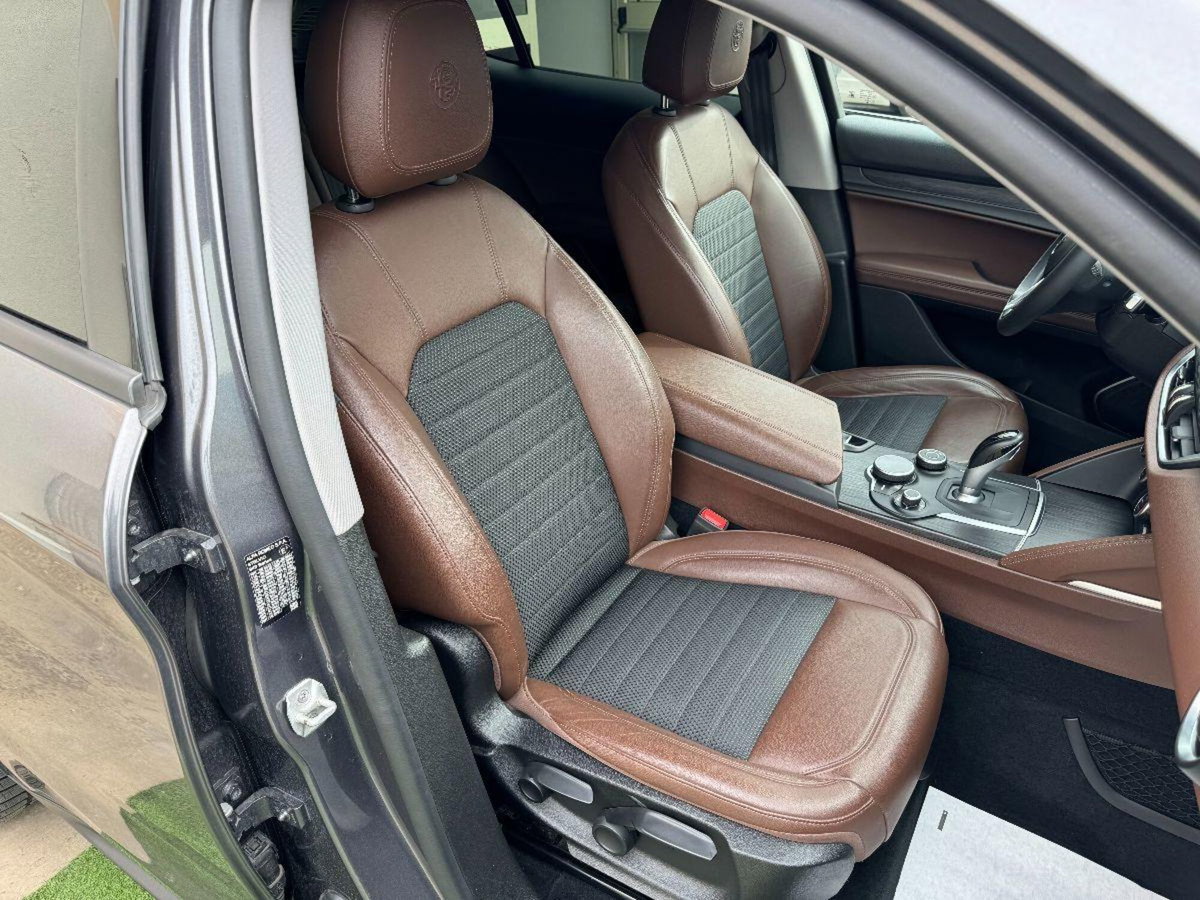 Alfa Romeo Stelvio 2.2 t Intensa Q4 210cv auto (13)