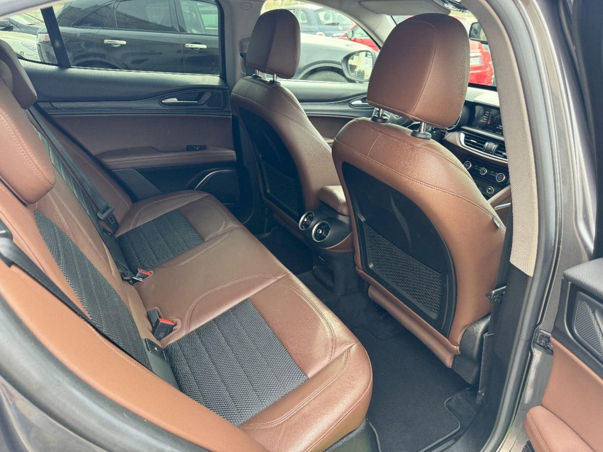 Alfa Romeo Stelvio 2.2 t Intensa Q4 210cv auto (14)