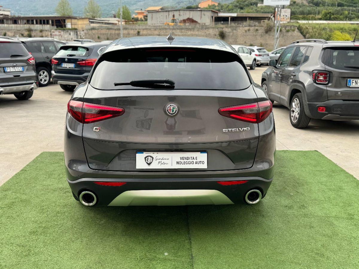 Alfa Romeo Stelvio 2.2 t Intensa Q4 210cv auto (15)