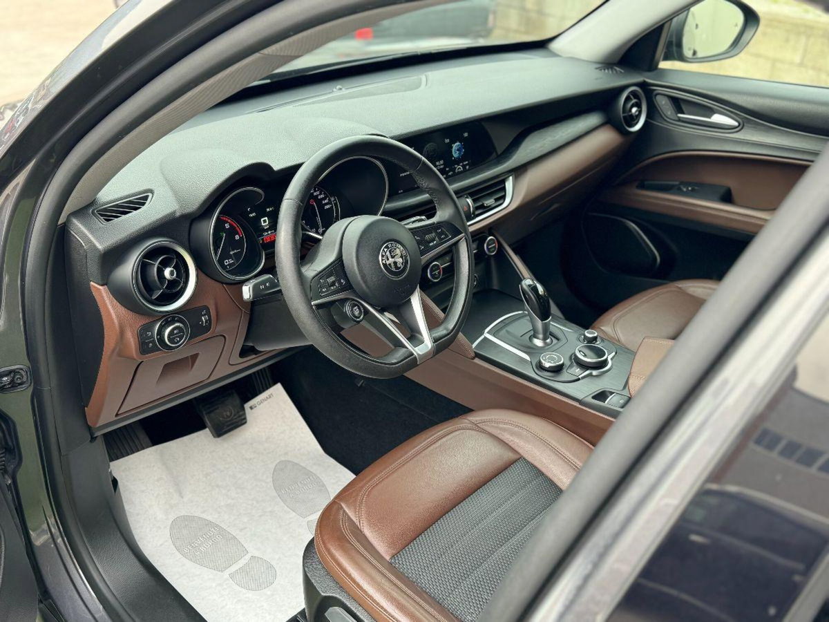 Alfa Romeo Stelvio 2.2 t Intensa Q4 210cv auto (5)