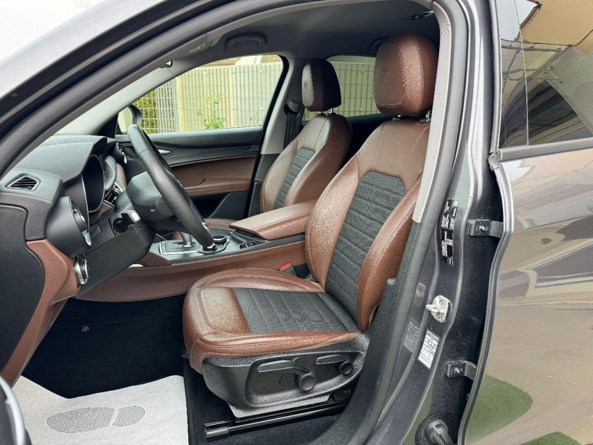 Alfa Romeo Stelvio 2.2 t Intensa Q4 210cv auto (6)