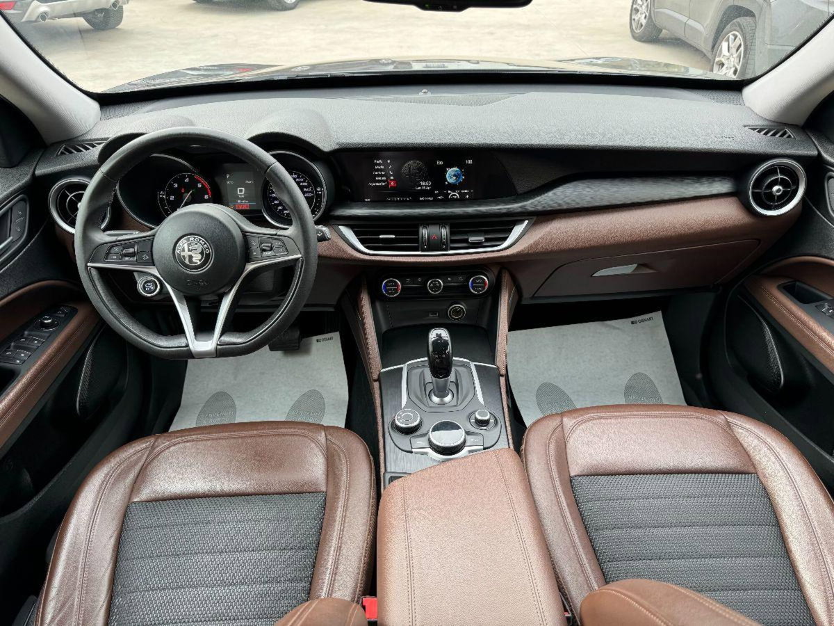 Alfa Romeo Stelvio 2.2 t Intensa Q4 210cv auto (9)