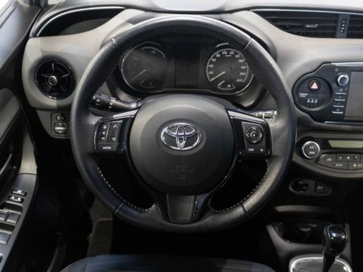 Toyota Yaris 1.5 Hybrid 5 porte Y20 Bitone (12)