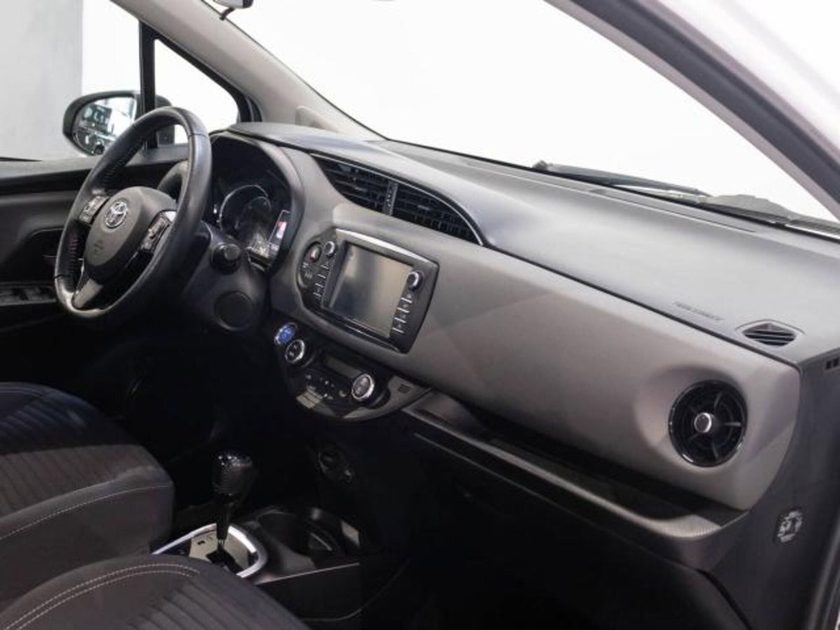 Toyota Yaris 1.5 Hybrid 5 porte Y20 Bitone (13)