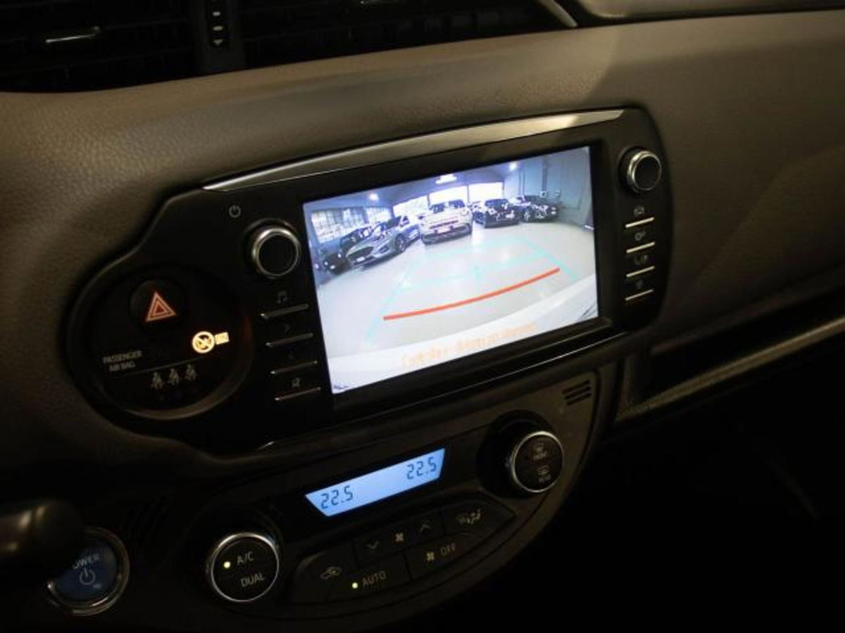 Toyota Yaris 1.5 Hybrid 5 porte Y20 Bitone (15)