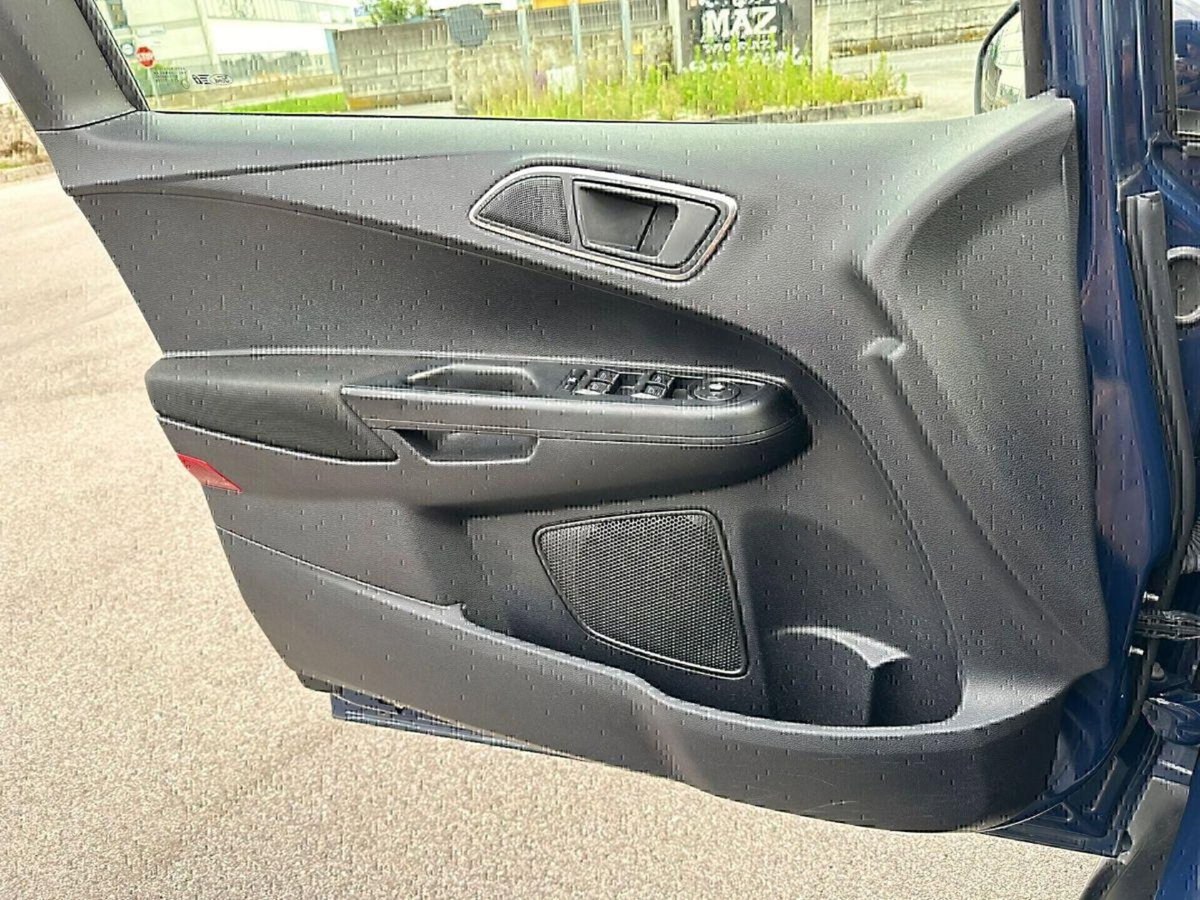 Ford B-Max B-Max 1.5 TDCi 75 CV Titanium (10)