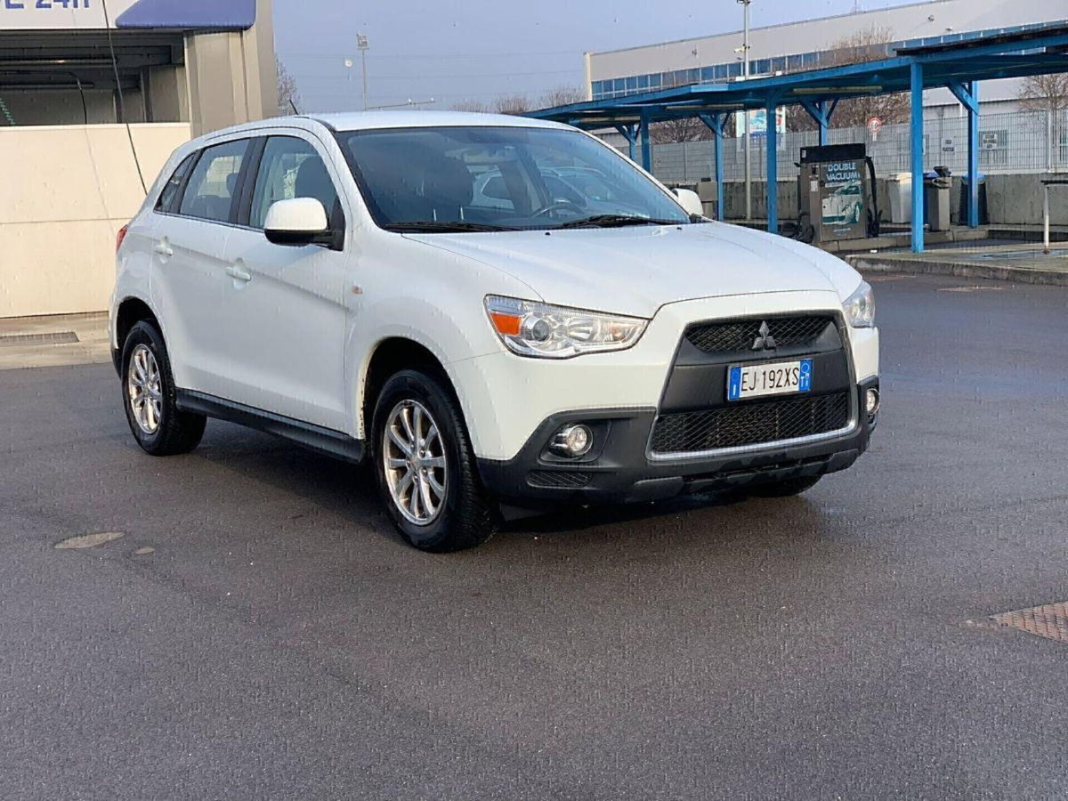 Mitsubishi ASX 1.8 DI-D 150 CV 4WD Intense Panoramic (2)