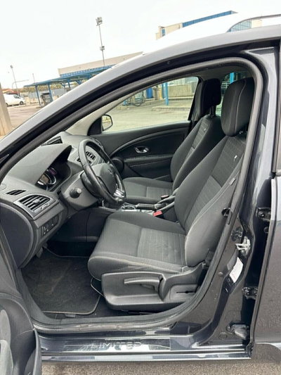 Renault Mégane SporTour 1.5 dCi 110CV SporTour Wave (5)