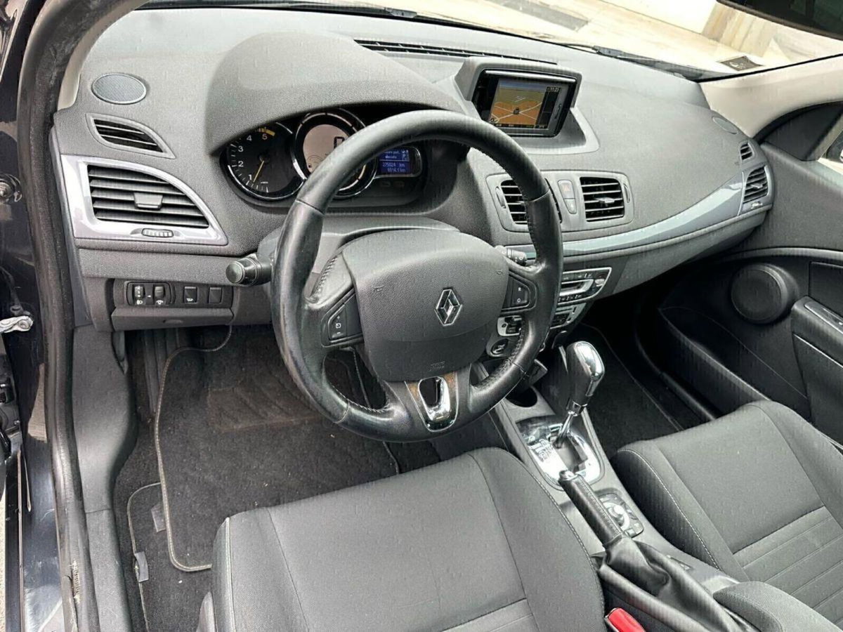 Renault Mégane SporTour 1.5 dCi 110CV SporTour Wave (6)