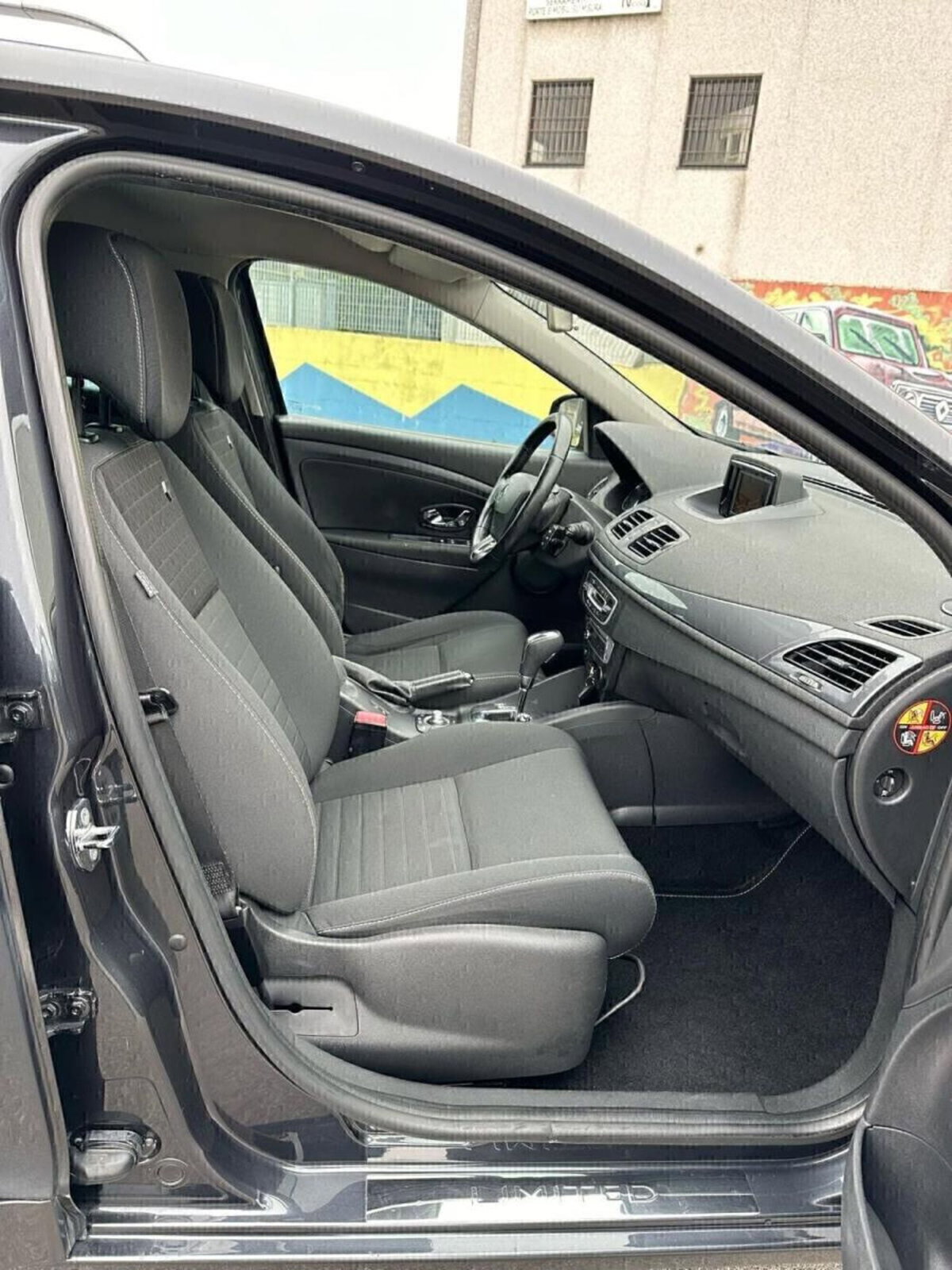 Renault Mégane SporTour 1.5 dCi 110CV SporTour Wave (9)