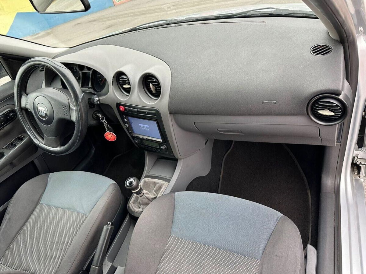 SEAT Ibiza 1.4 16V 5p. Xplod (9)