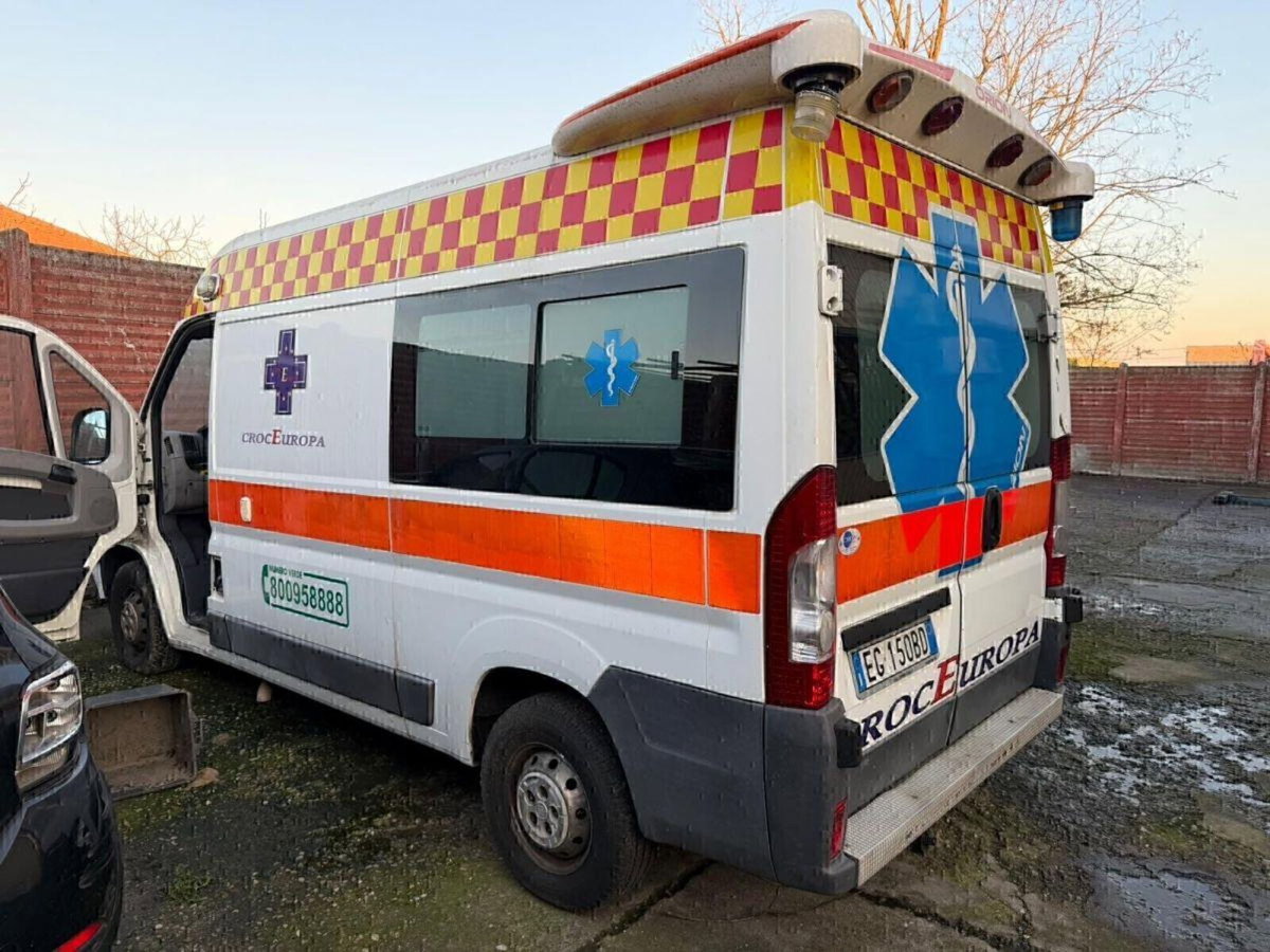 Fiat Ducato Furgone 10 2.8 diesel PC Ambulanza (3)