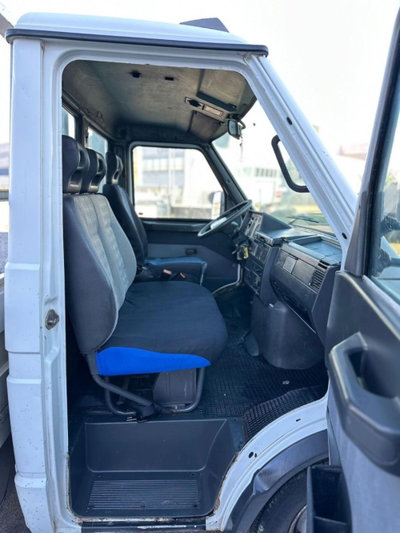 Iveco Daily Telaio 35.12 2.8 TDI PC Cabinato Classic (10)